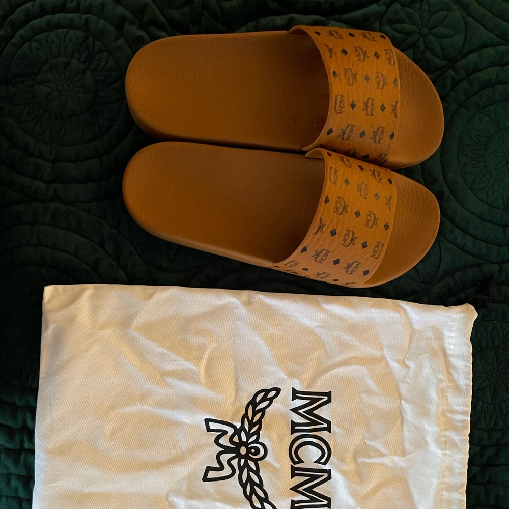 Men’s Visetos Rubber Slides Mcm